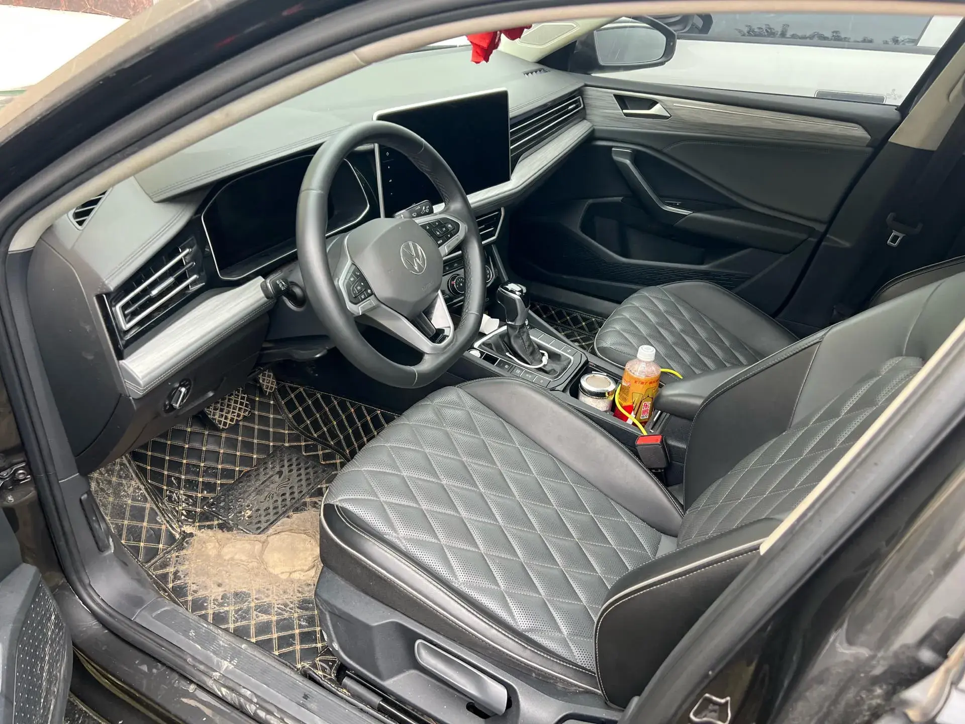 2023 VOLKSWAGEN SAGITAR thumbnail 4