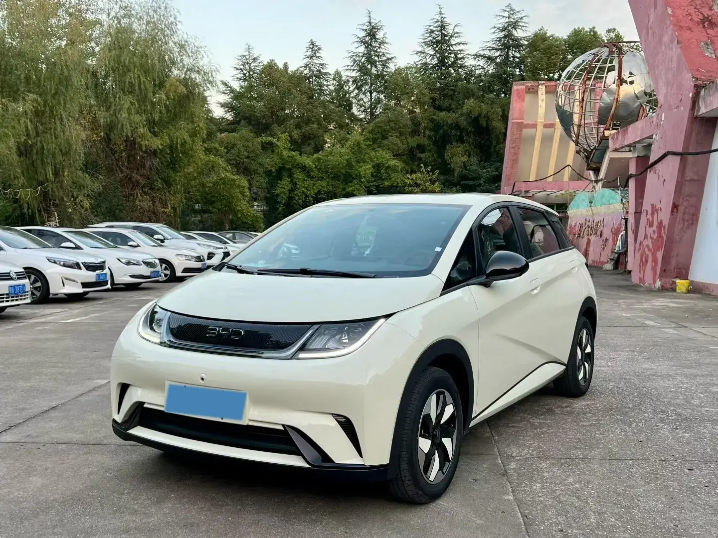 2025 BYD DOLPHIN view 1