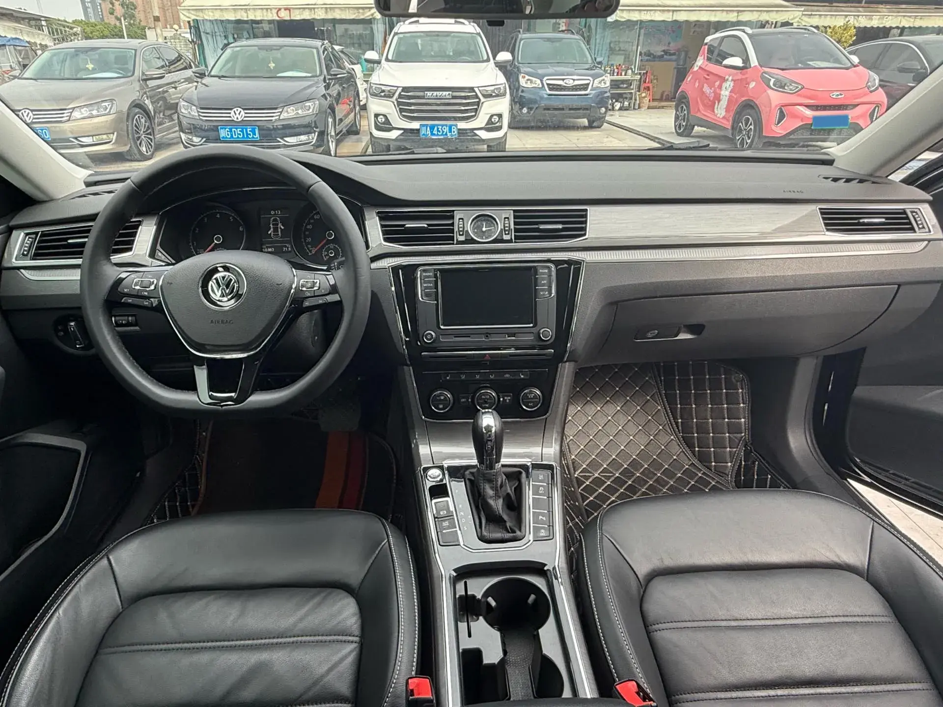 2017 VOLKSWAGEN PASSAT thumbnail 3