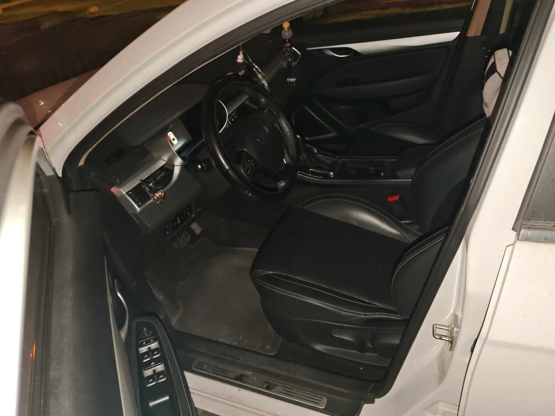 2018 GEELY EMGRAND thumbnail 2