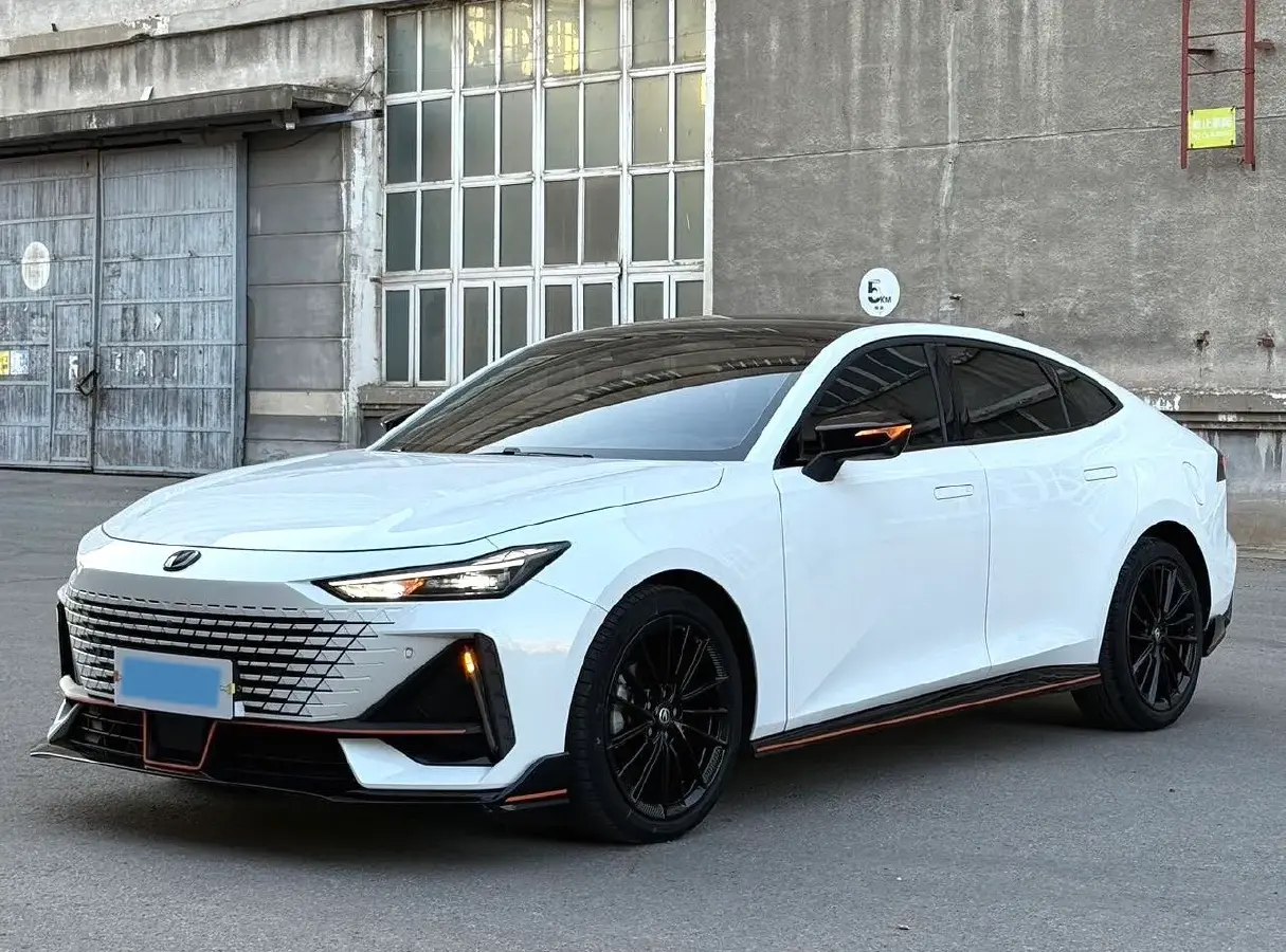 2023 ChangAn UNI-V 1.5T 188HP L4 7DCT