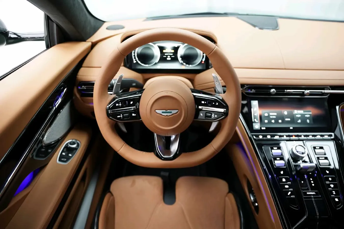 2023 Aston Martin DB12 4.0T 680HP V8 8AT,autocango,china used car exporter,china ev exporter,chinese used car exporter,chinese used ev exporter