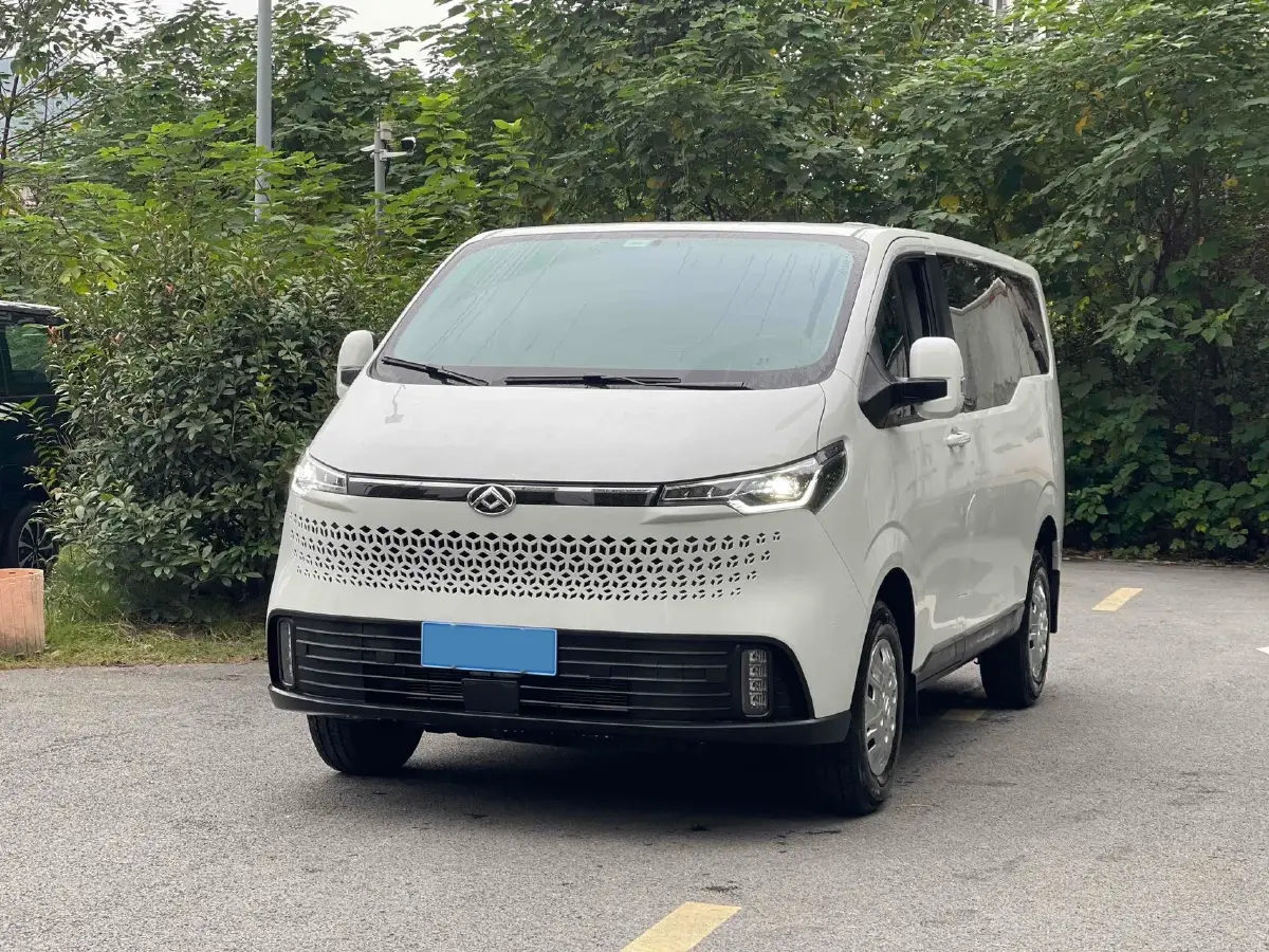 2023 MAXUS XinTu V70 2.0T 150HP L4 9AT