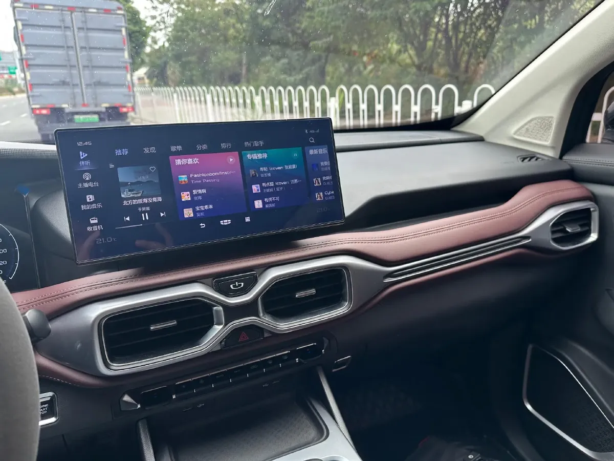 2022 Geely Okavango 1.8T 184HP L4 7DCT,autocango,china used car exporter,china ev exporter,chinese used car exporter,chinese used ev exporter