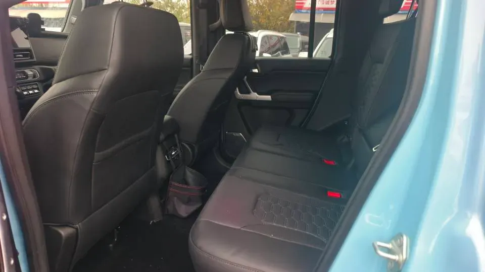 2025 212 212 T01 2.0T 252HP L4 8AT,autocango,china used car exporter,china ev exporter,chinese used car exporter,chinese used ev exporter