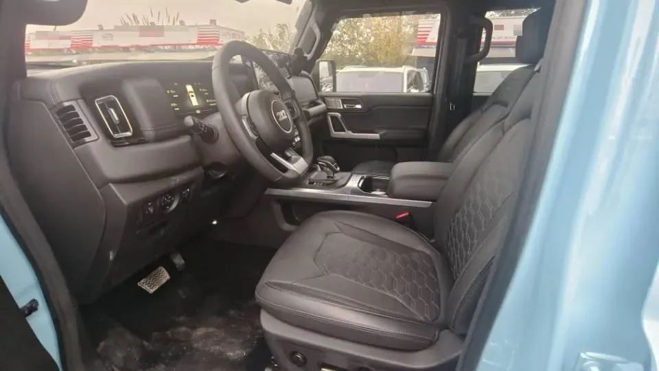 2025 212 212 T01 2.0T 252HP L4 8AT,autocango,china used car exporter,china ev exporter,chinese used car exporter,chinese used ev exporter