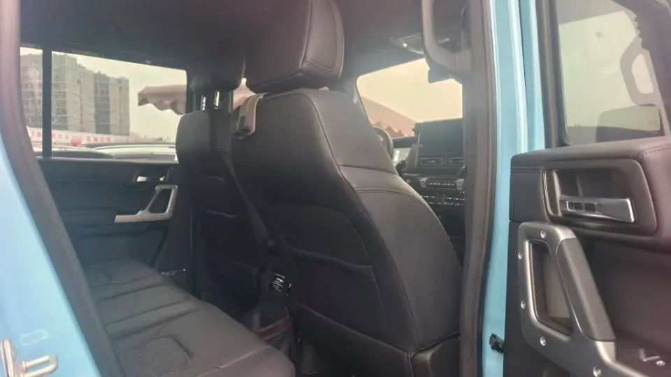 2025 212 212 T01 2.0T 252HP L4 8AT,autocango,china used car exporter,china ev exporter,chinese used car exporter,chinese used ev exporter