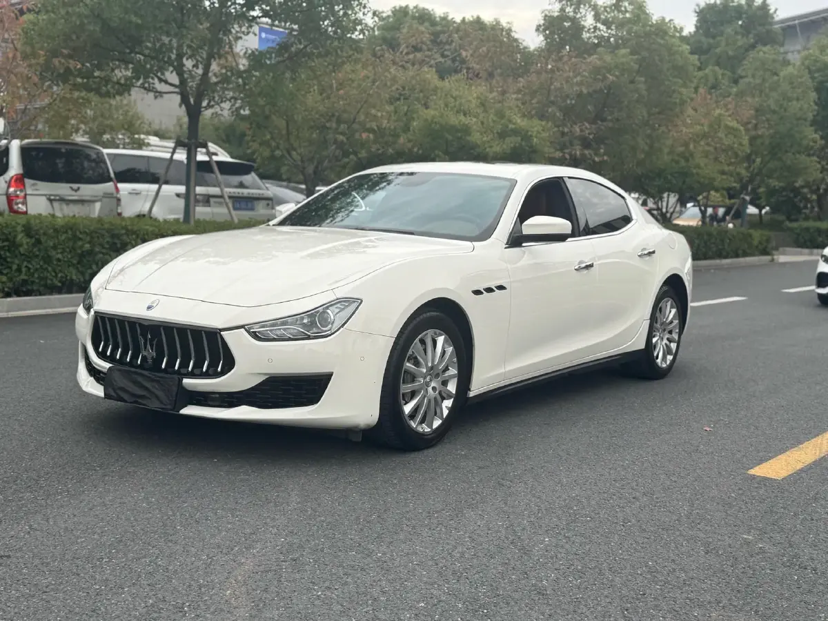 2021 Maserati Ghibli 2.0T 330HP L4 8AT