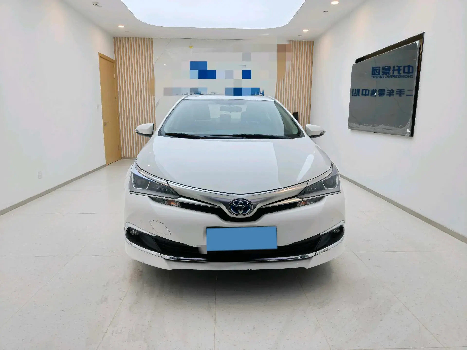 2018 TOYOTA COROLLA thumbnail 2