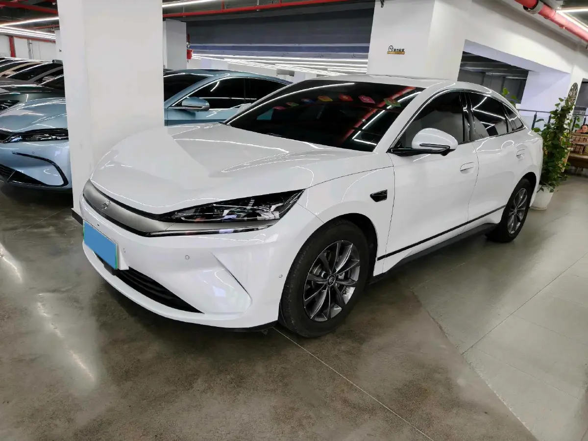 2025 BYD QinL BEV