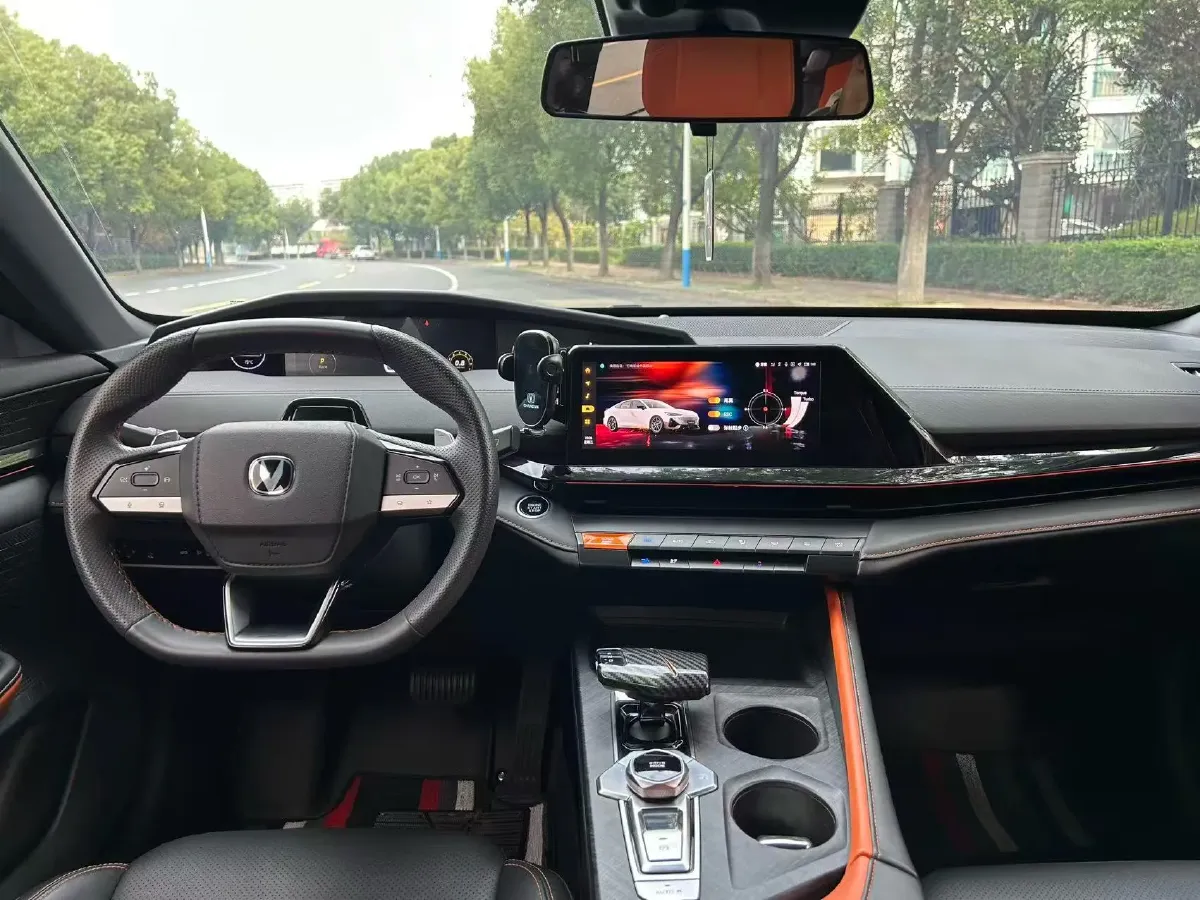 2022 ChangAn UNI-V 1.5T 188HP L4 7DCT,autocango,china used car exporter,china ev exporter,chinese used car exporter,chinese used ev exporter