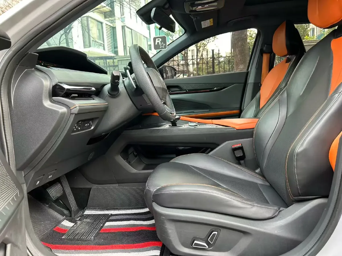 2022 ChangAn UNI-V 1.5T 188HP L4 7DCT,autocango,china used car exporter,china ev exporter,chinese used car exporter,chinese used ev exporter