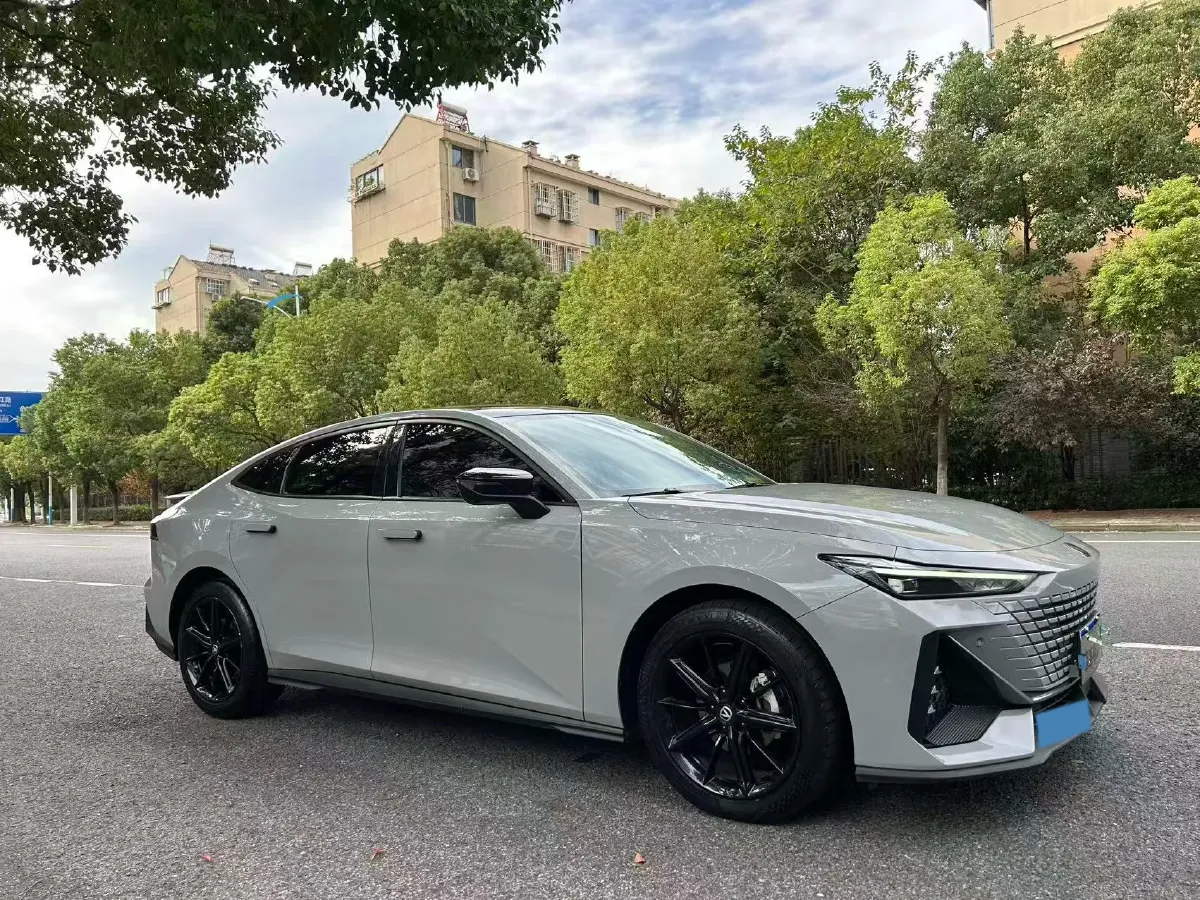 2022 ChangAn UNI-V 1.5T 188HP L4 7DCT,autocango,china used car exporter,china ev exporter,chinese used car exporter,chinese used ev exporter