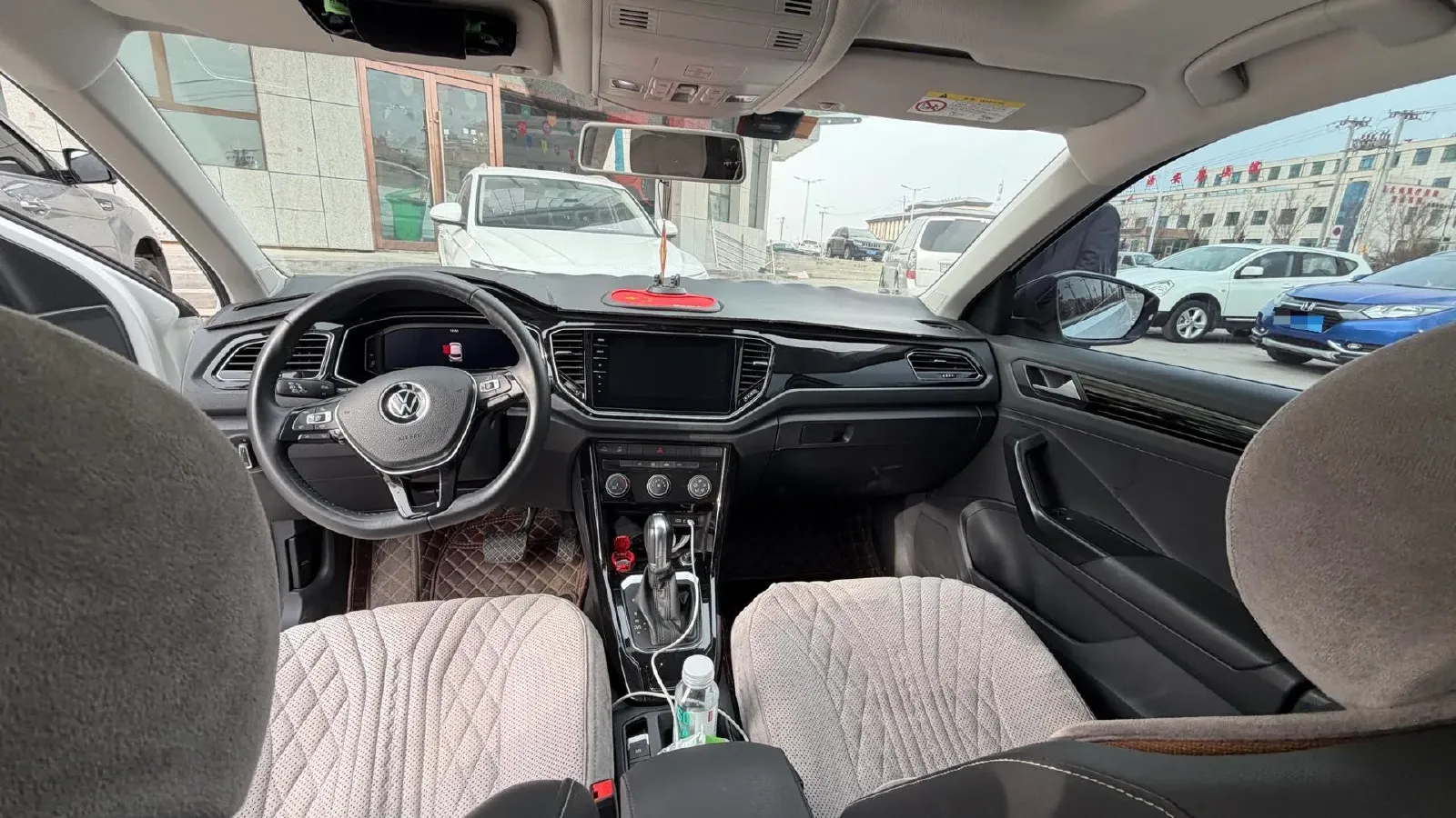 2021 Volkswagen T-Roc 1.4T 150HP L4 7DCT,autocango,china used car exporter,china ev exporter,chinese used car exporter,chinese used ev exporter