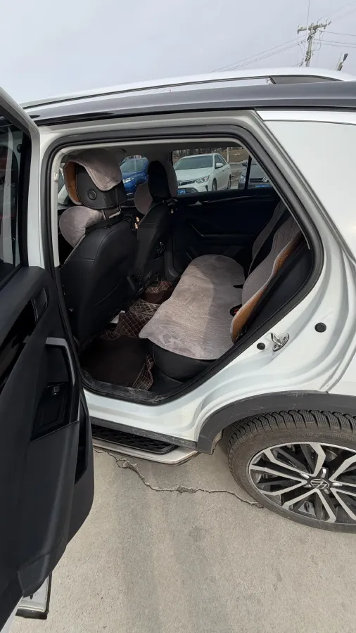 2021 Volkswagen T-Roc 1.4T 150HP L4 7DCT,autocango,china used car exporter,china ev exporter,chinese used car exporter,chinese used ev exporter