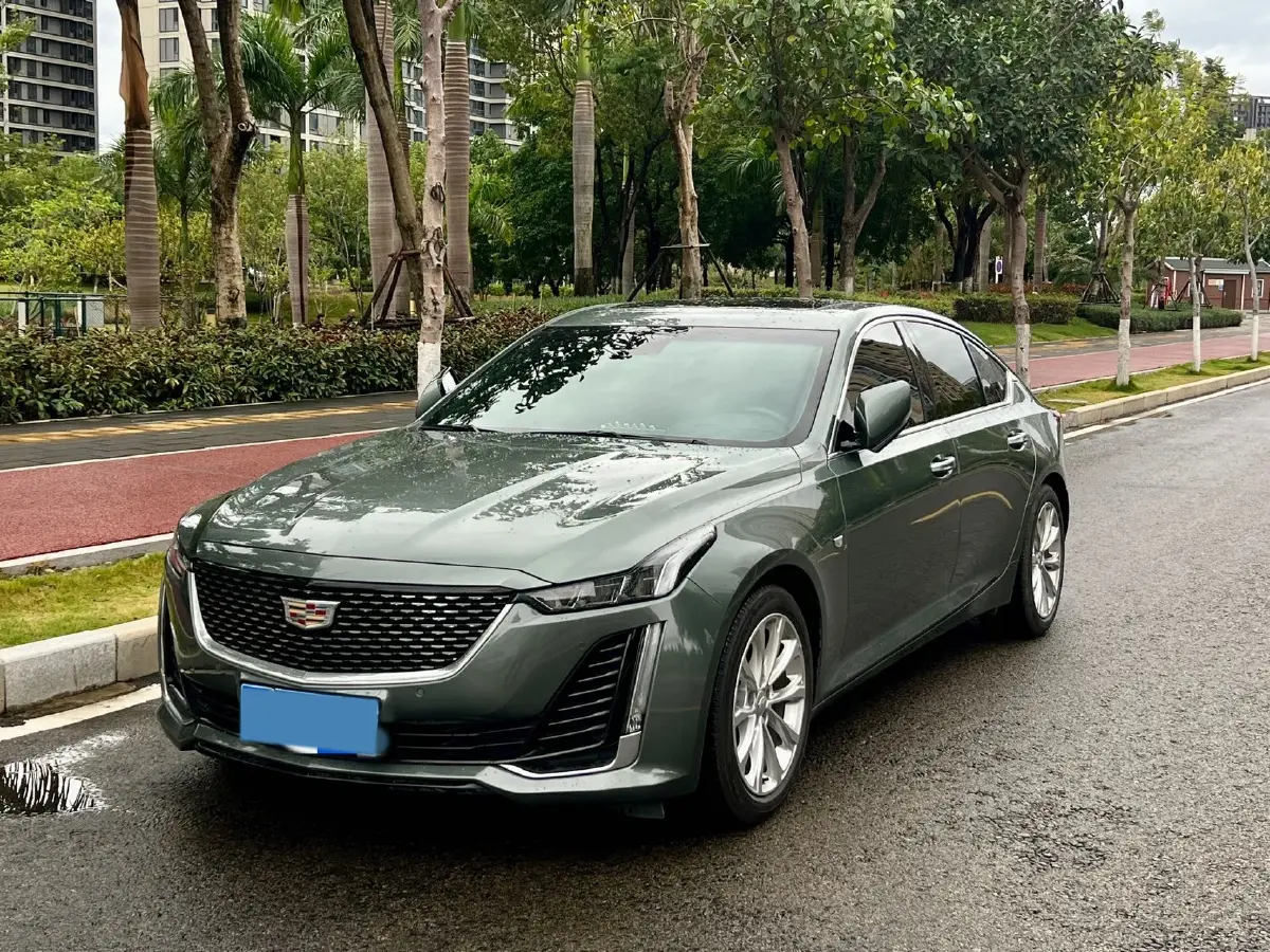 2022 Cadillac CT5 2.0T 237HP L4 10AT