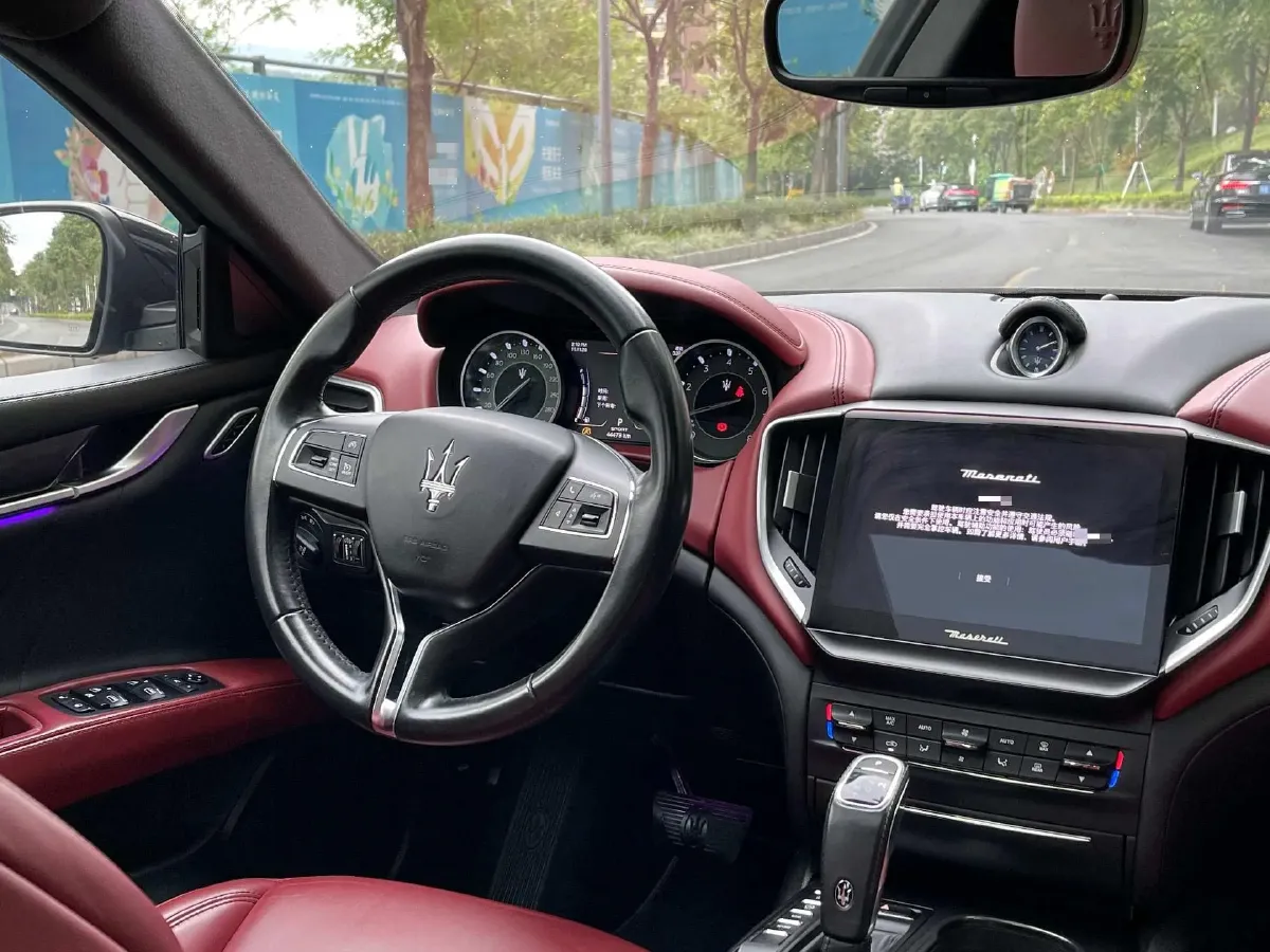 2022 Maserati Ghibli 2.0T 330HP L4 8AT,autocango,china used car exporter,china ev exporter,chinese used car exporter,chinese used ev exporter