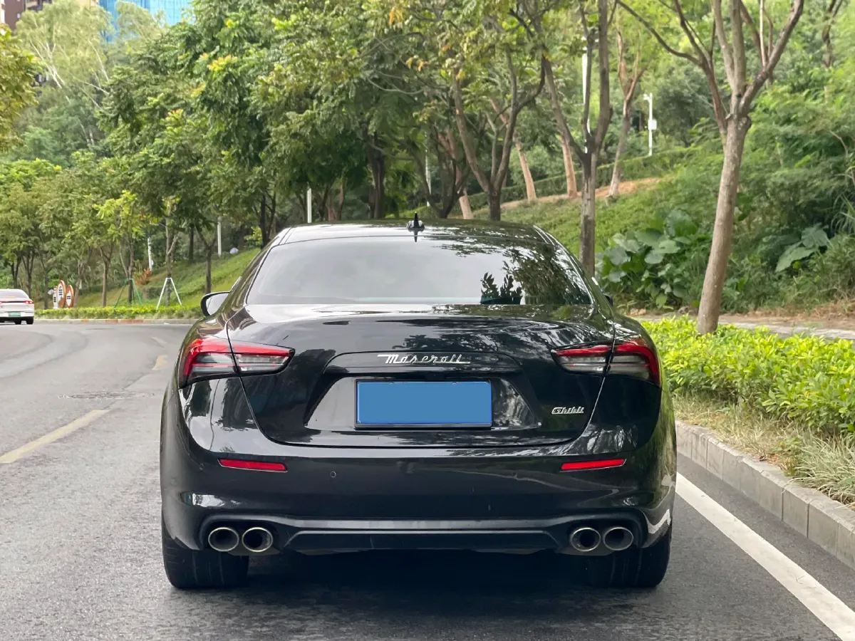2022 Maserati Ghibli 2.0T 330HP L4 8AT,autocango,china used car exporter,china ev exporter,chinese used car exporter,chinese used ev exporter