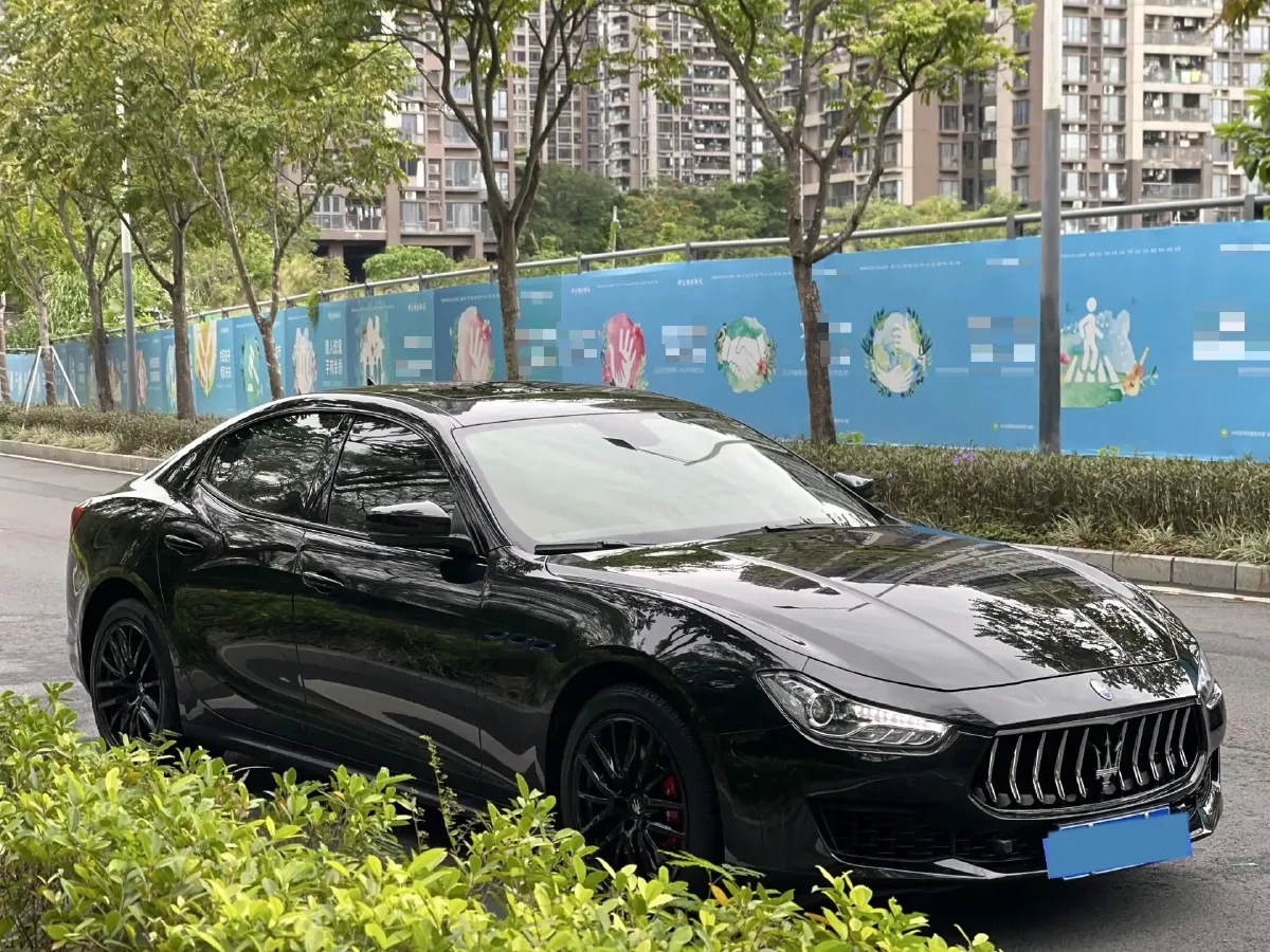 2022 Maserati Ghibli 2.0T 330HP L4 8AT,autocango,china used car exporter,china ev exporter,chinese used car exporter,chinese used ev exporter