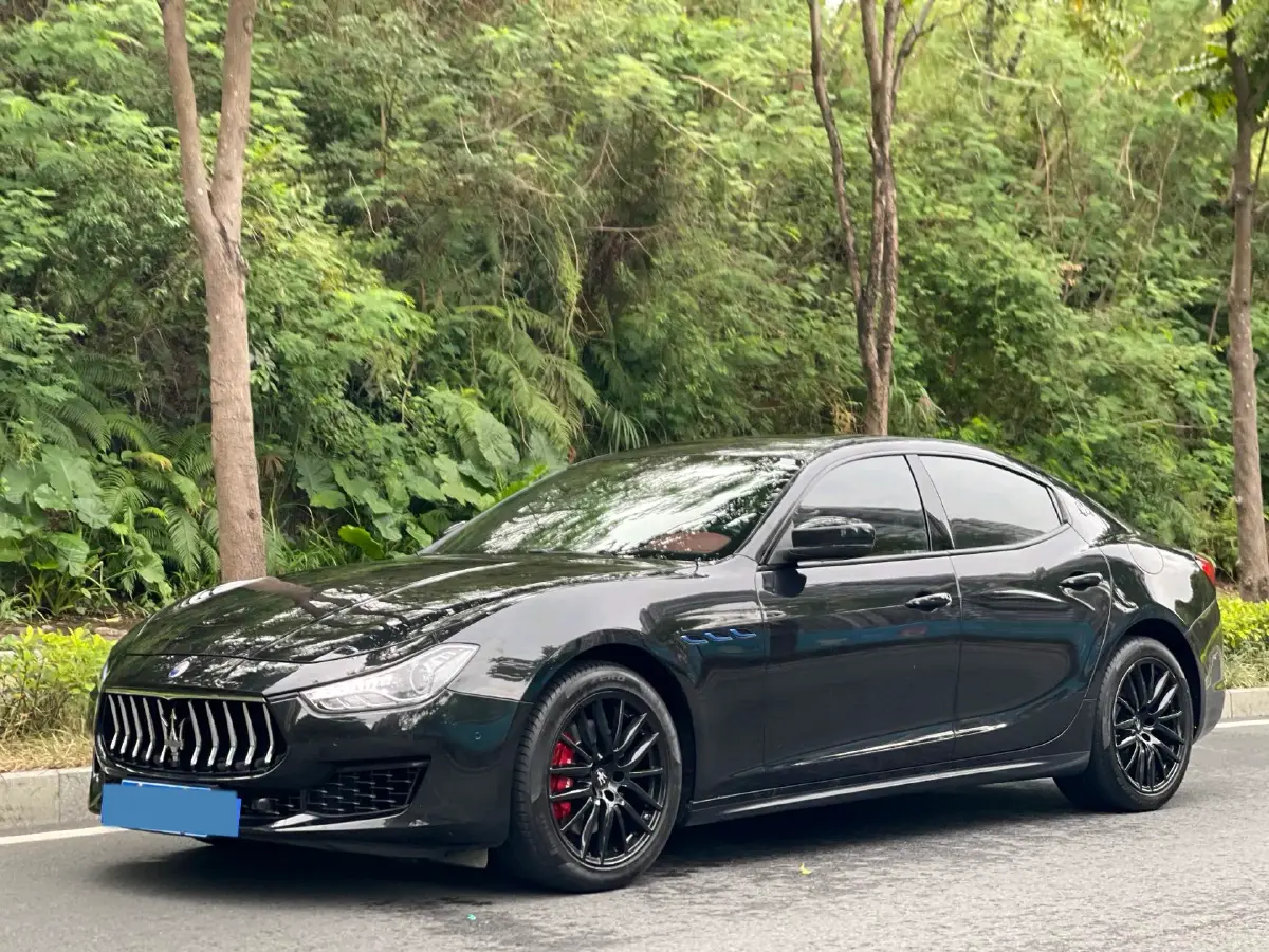 2022 Maserati Ghibli 2.0T 330HP L4 8AT