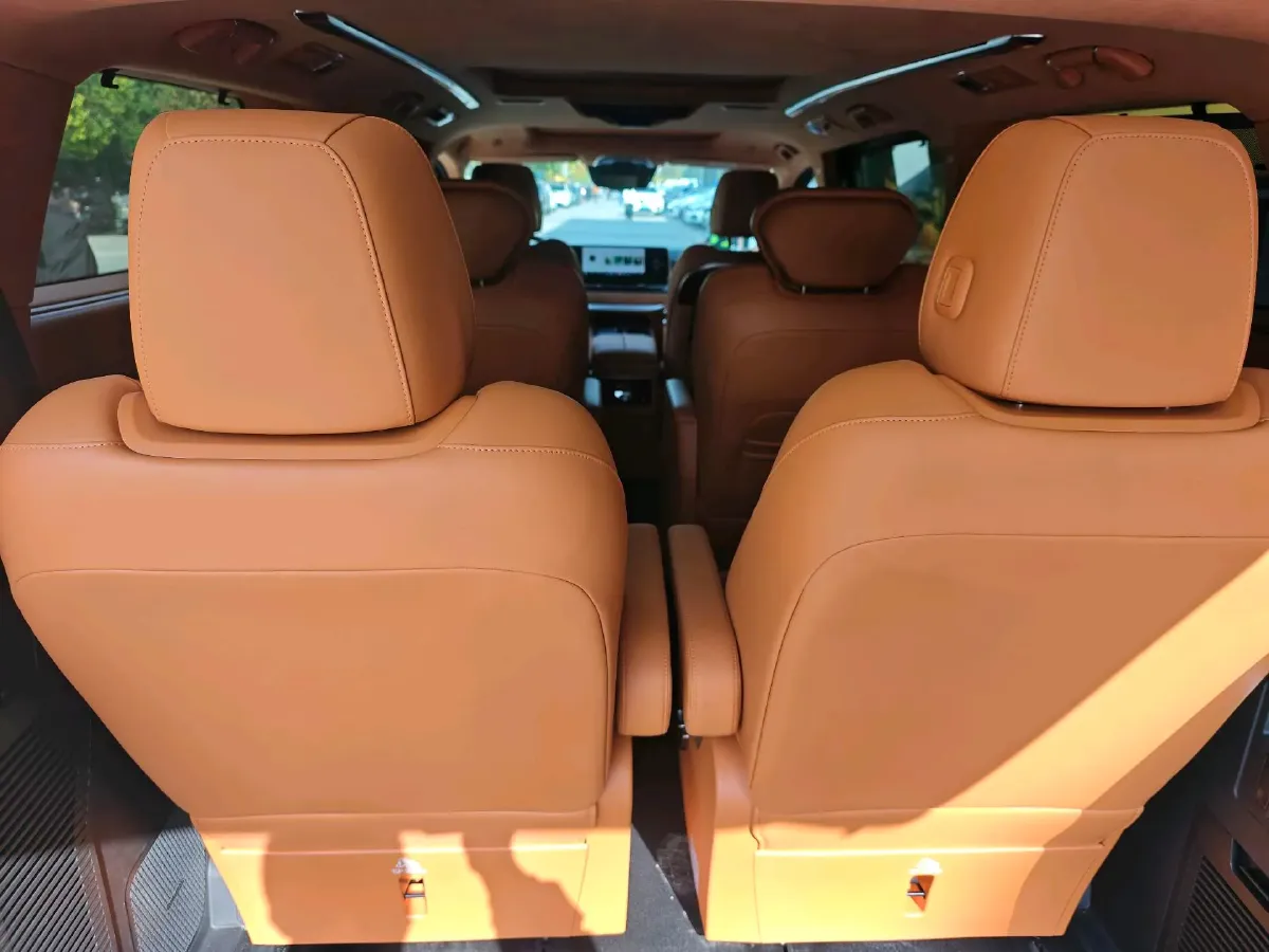 2024 Voyah ZhuiGuang 1.5T 136HP L4 PHEV 43KWH,autocango,china used car exporter,china ev exporter,chinese used car exporter,chinese used ev exporter