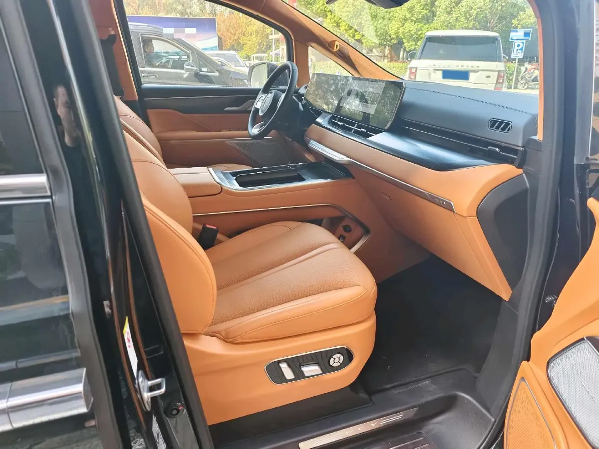 2024 Voyah ZhuiGuang 1.5T 136HP L4 PHEV 43KWH,autocango,china used car exporter,china ev exporter,chinese used car exporter,chinese used ev exporter