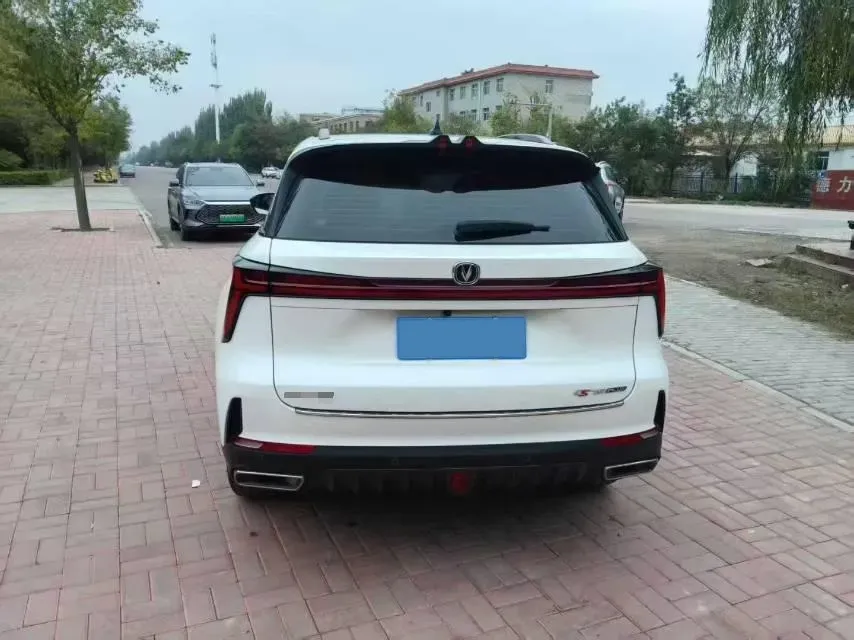 2022 ChangAn CS75 Plus 2.0T 233HP L4 8AT,autocango,china used car exporter,china ev exporter,chinese used car exporter,chinese used ev exporter