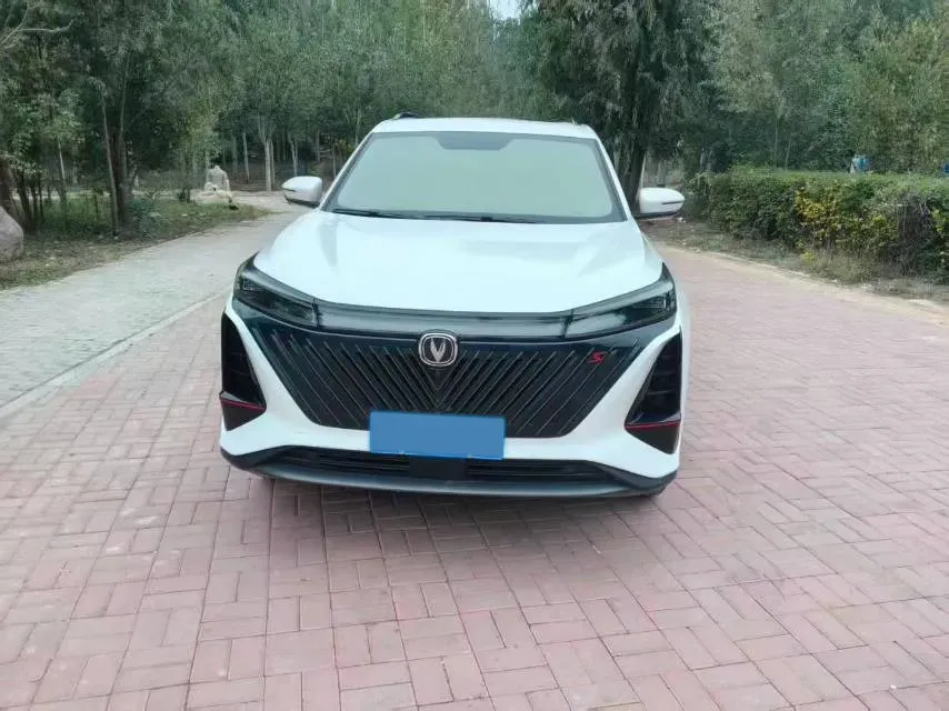 2022 ChangAn CS75 Plus 2.0T 233HP L4 8AT,autocango,china used car exporter,china ev exporter,chinese used car exporter,chinese used ev exporter