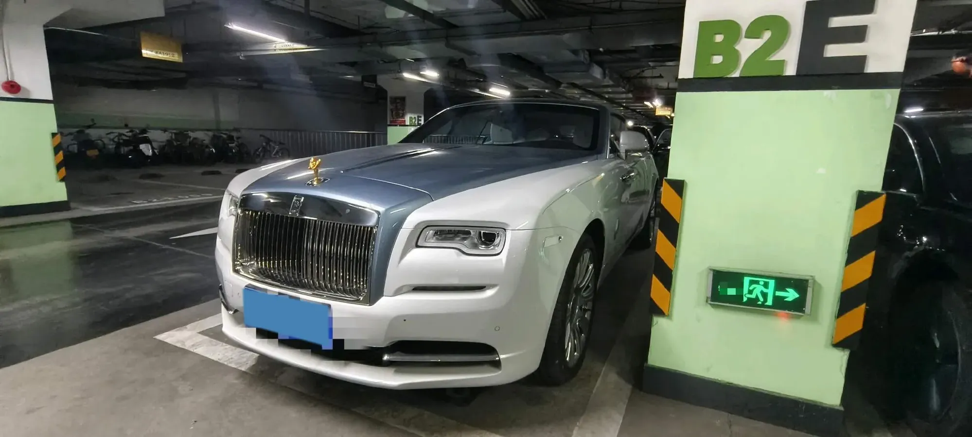 2018 Rolls-Royce Dawn 6.6T 571HP V12 8AT,autocango,china used car exporter,china ev exporter,chinese used car exporter,chinese used ev exporter