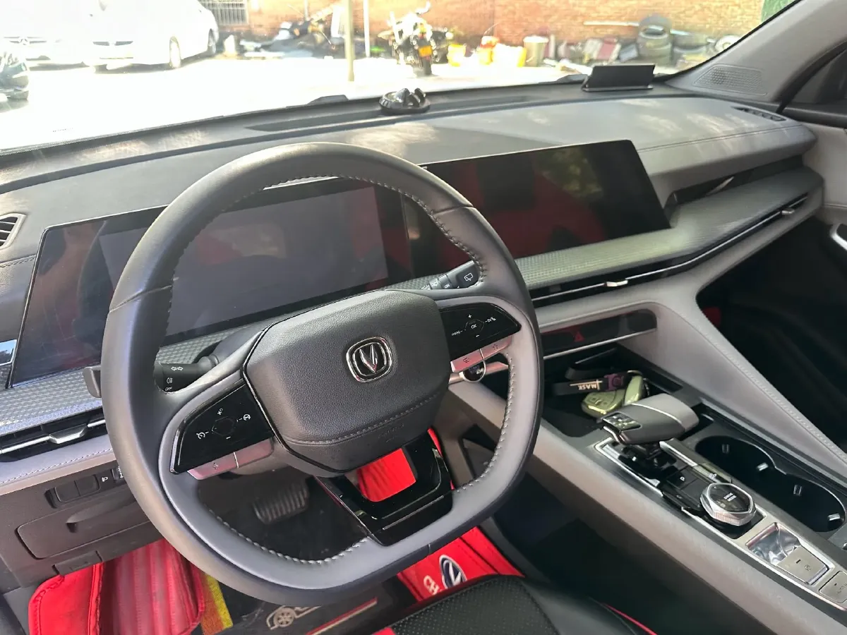 2023 ChangAn CS75 1.5T 188HP L4 7DCT,autocango,china used car exporter,china ev exporter,chinese used car exporter,chinese used ev exporter