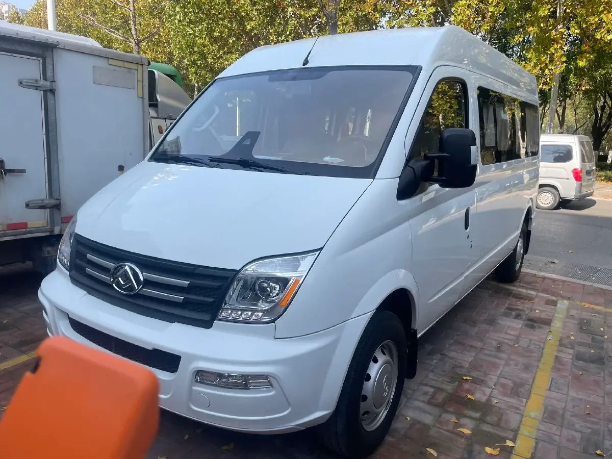 2021 MAXUS XinTu V80 2.0T 139HP L4 6MT