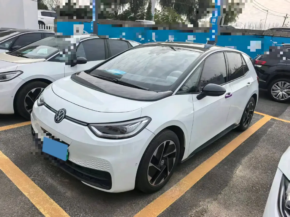 2025 Volkswagen ID.3 BEV 52.8KWH 2025 Volkswagen ID.3 BEV 52.8KWH