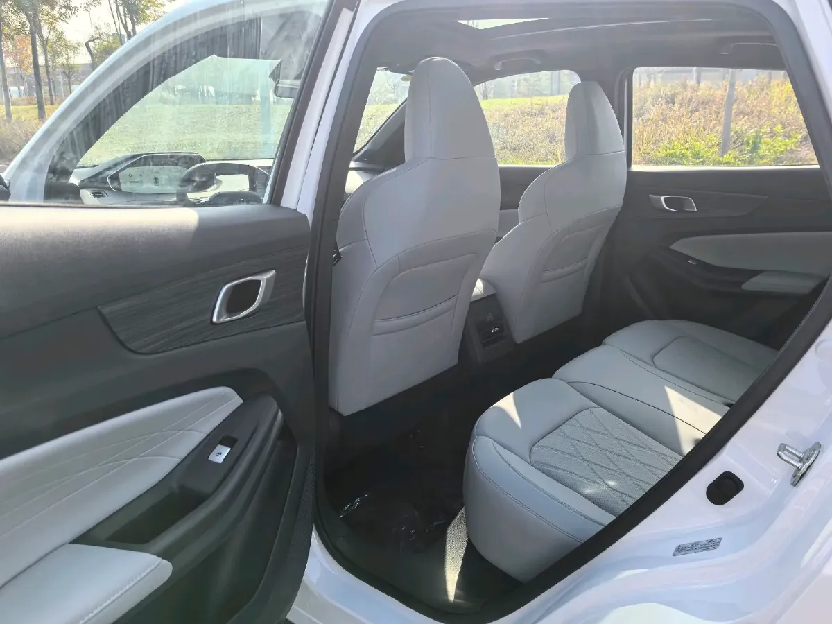 2025 ChangAn CS55PLUS PHEV 1.5L 98HP L4 E-CVT PHEV,autocango,china used car exporter,china ev exporter,chinese used car exporter,chinese used ev exporter