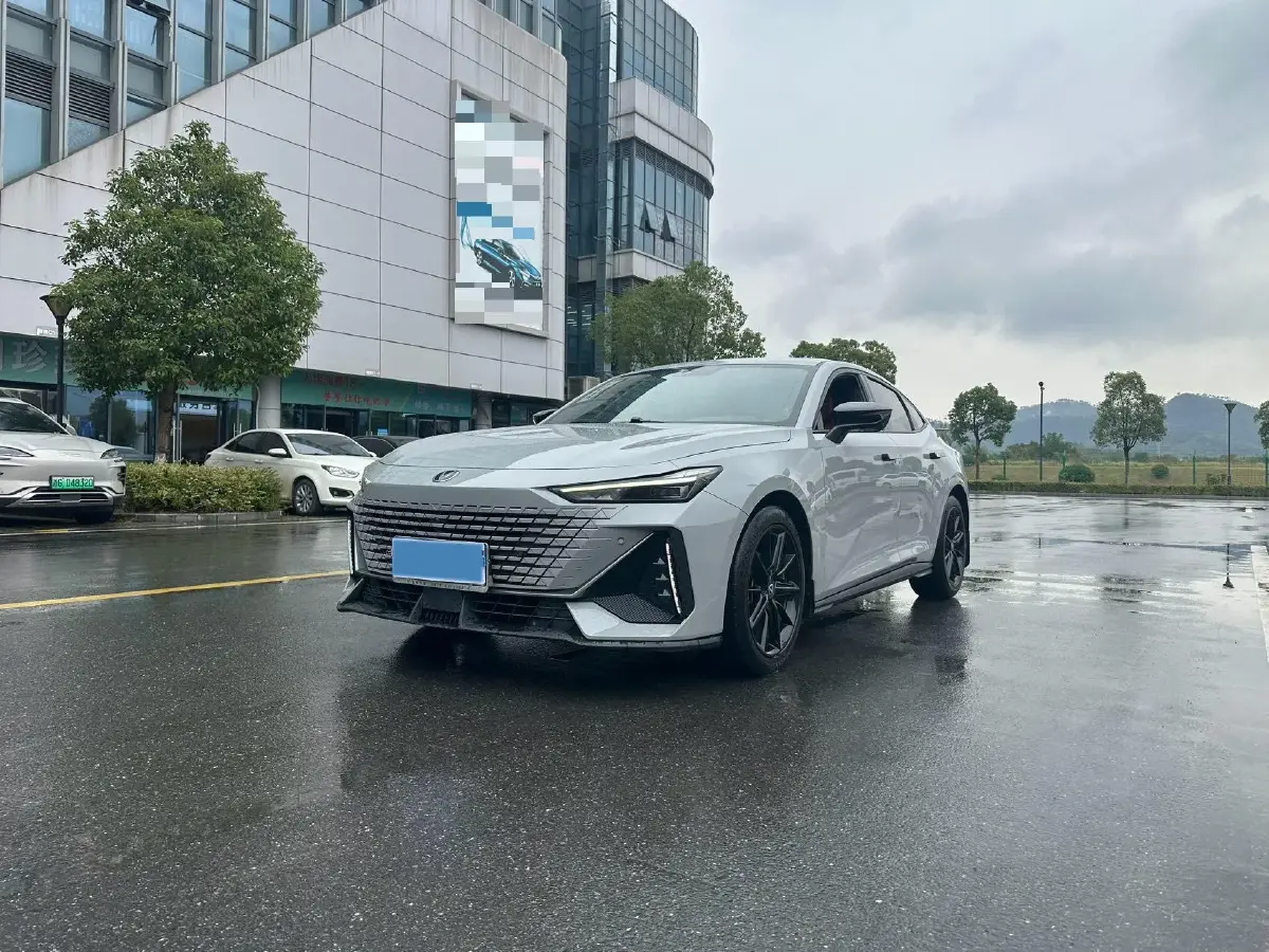 2022 ChangAn UNI-V 1.5T 188HP L4 7DCT
