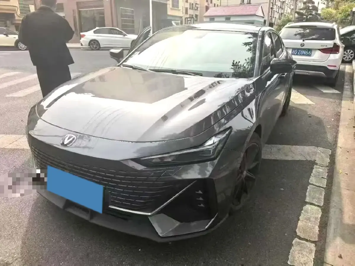 2022 ChangAn UNI-V 1.5T 188HP L4 7DCT