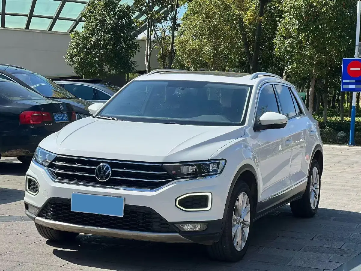 2022 Volkswagen T-Roc 1.4T 150HP L4 7DCT