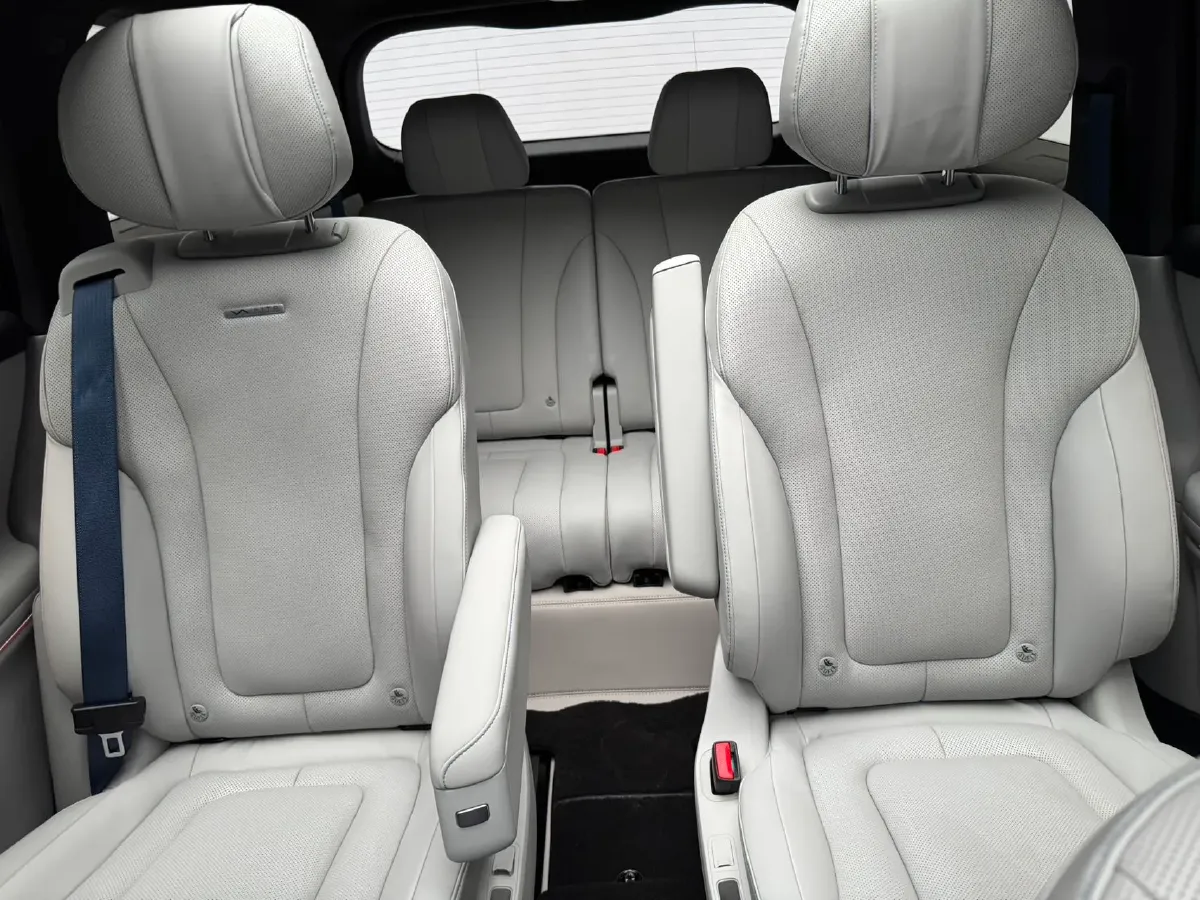 2024 AITO AITO M9 1.5T 152HP L4 REEV 42KWH,autocango,china used car exporter,china ev exporter,chinese used car exporter,chinese used ev exporter