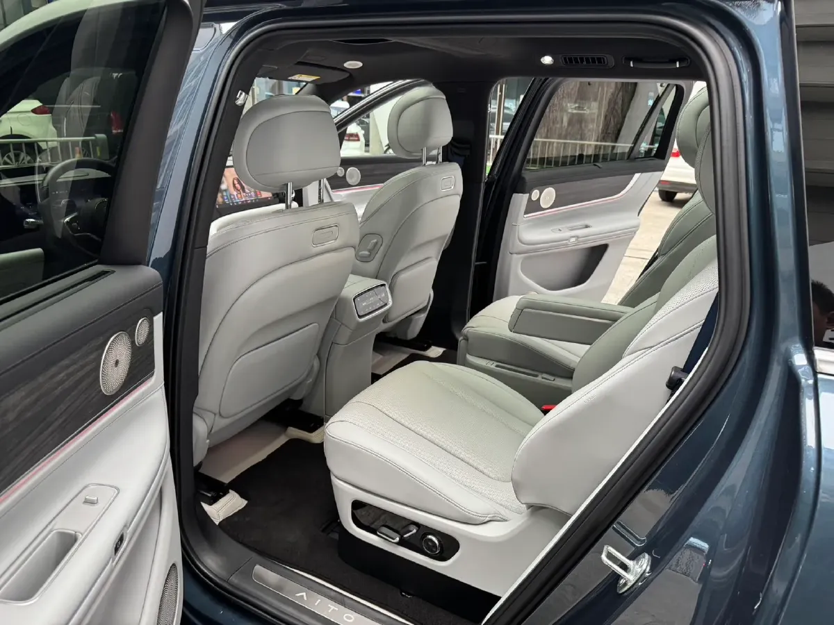 2024 AITO AITO M9 1.5T 152HP L4 REEV 42KWH,autocango,china used car exporter,china ev exporter,chinese used car exporter,chinese used ev exporter