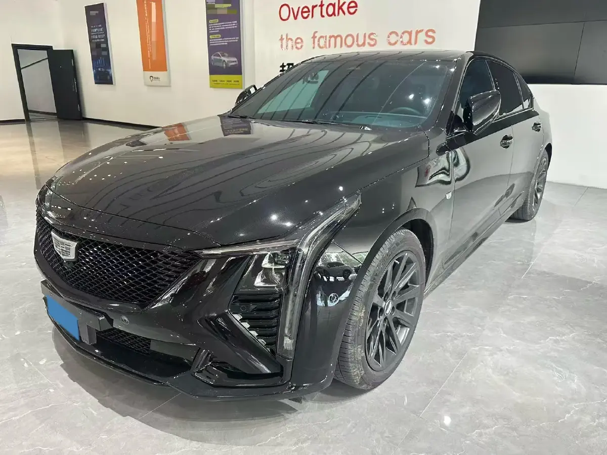 2025 Cadillac CT5 2.0T 237HP L4 10AT