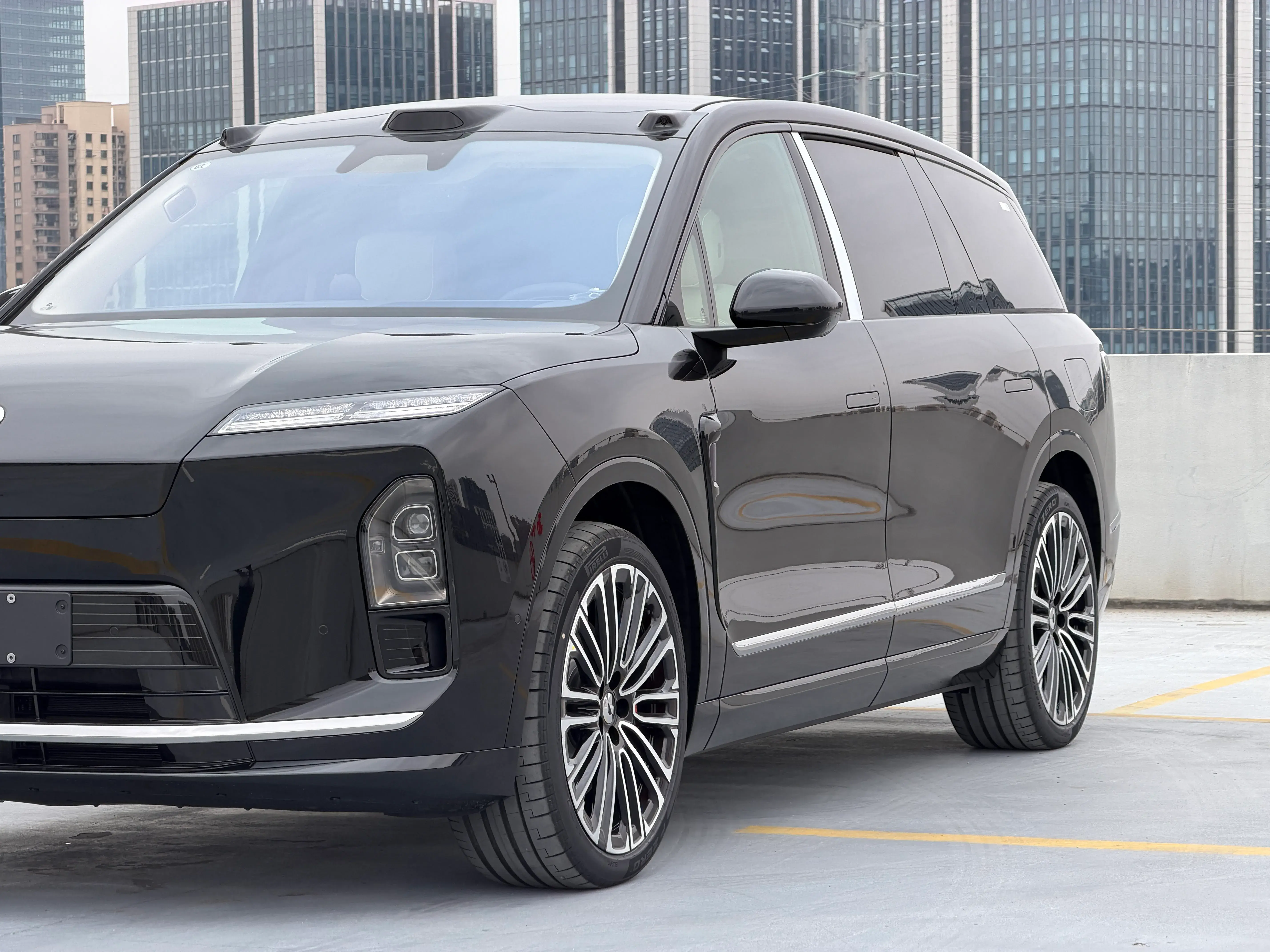 2023 NIO ES8 thumbnail 2