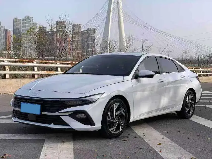 2022 Hyundai Elantra 1.5L 115HP L4 CVT