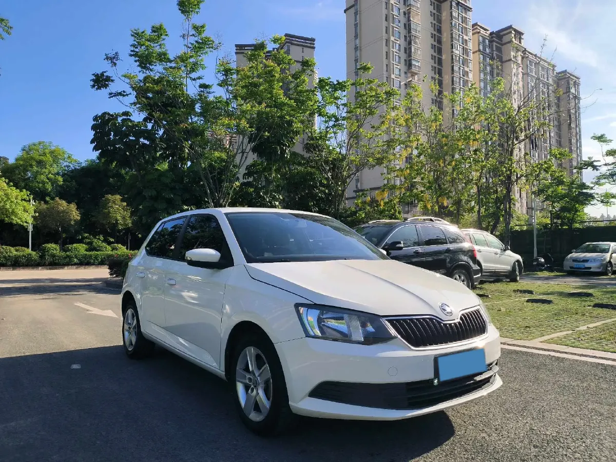 2017 Skoda Fabia 1.4L 90HP L4 6AT,autocango,china used car exporter,china ev exporter,chinese used car exporter,chinese used ev exporter