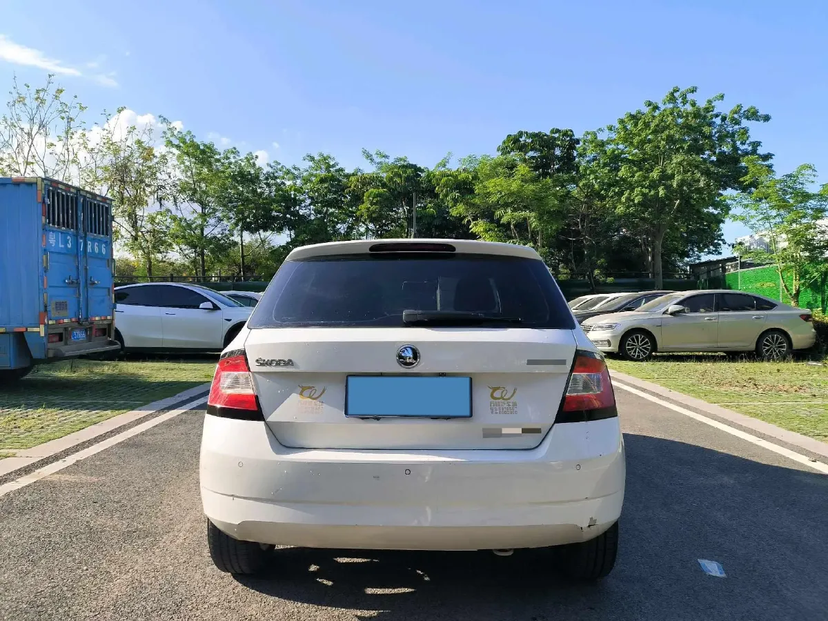 2017 Skoda Fabia 1.4L 90HP L4 6AT,autocango,china used car exporter,china ev exporter,chinese used car exporter,chinese used ev exporter