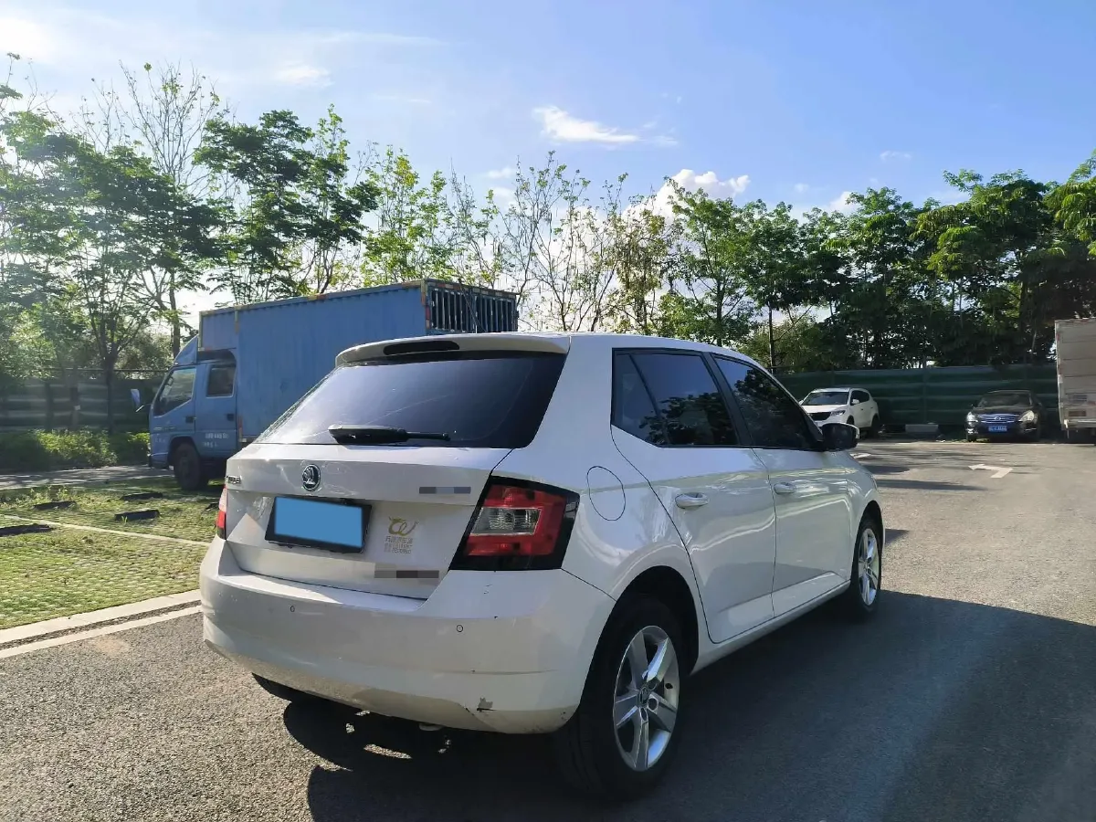 2017 Skoda Fabia 1.4L 90HP L4 6AT,autocango,china used car exporter,china ev exporter,chinese used car exporter,chinese used ev exporter