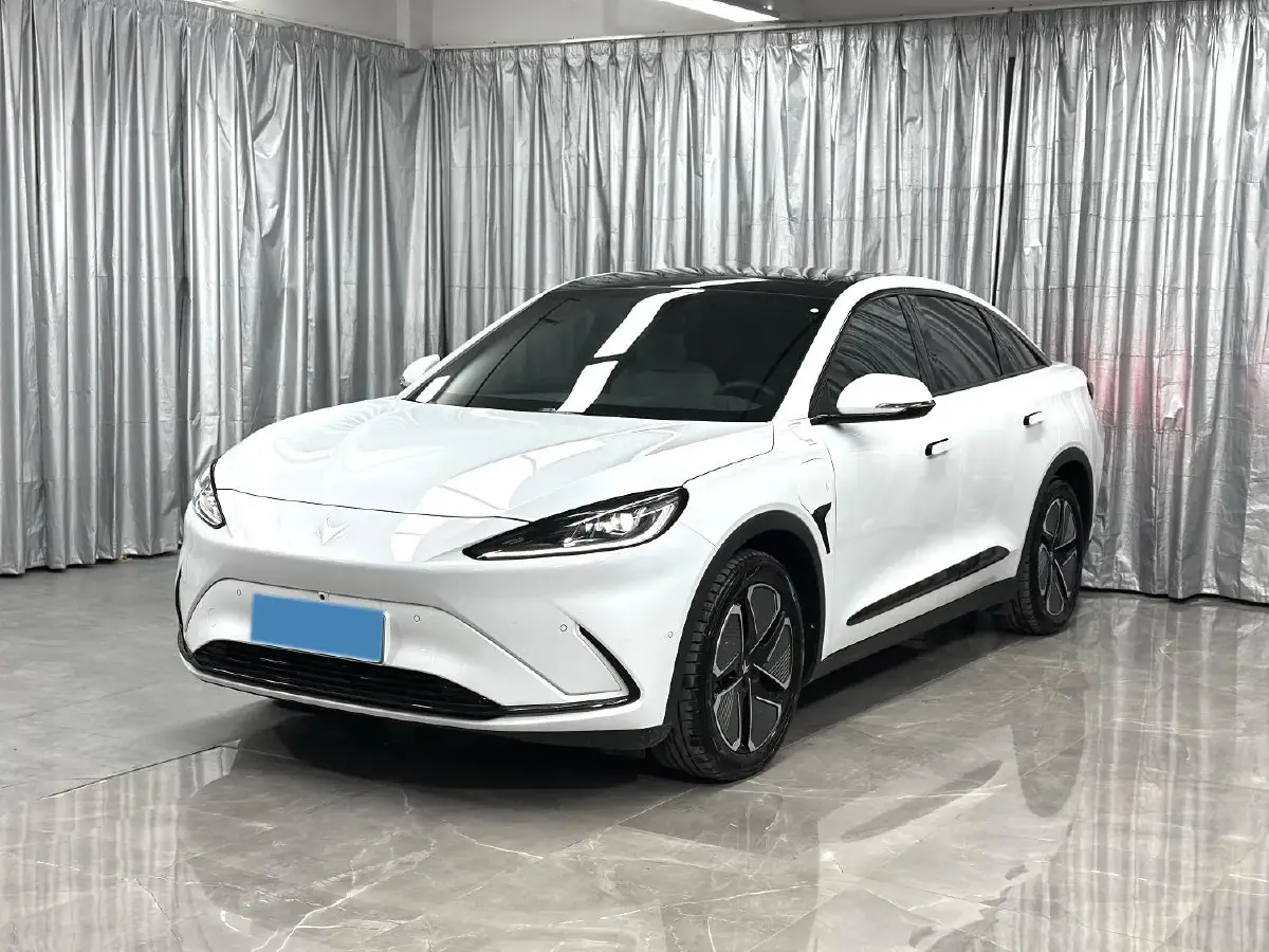 2025 ARCFOX αS6 BEV