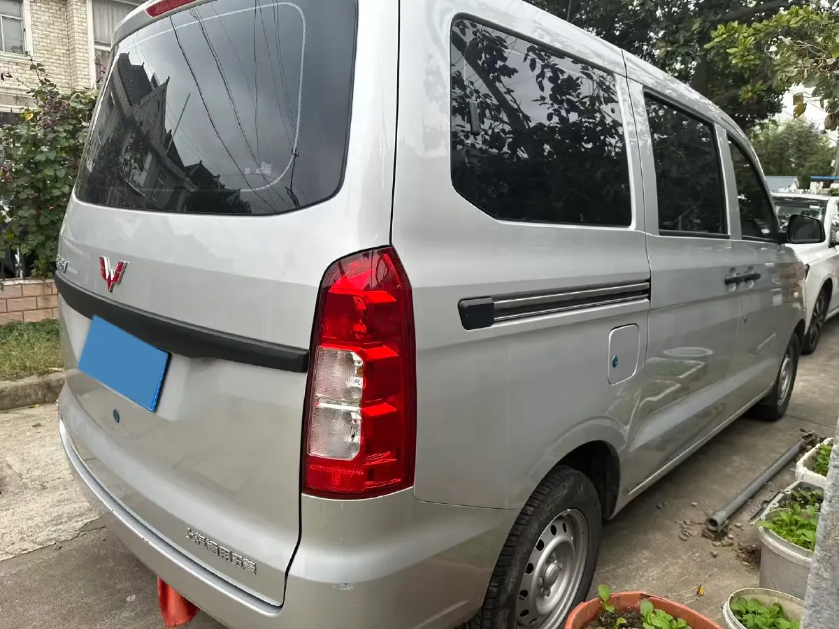 2019 WuLing HongGuang Plus 1.5T 147HP L4 6MT,autocango,china used car exporter,china ev exporter,chinese used car exporter,chinese used ev exporter