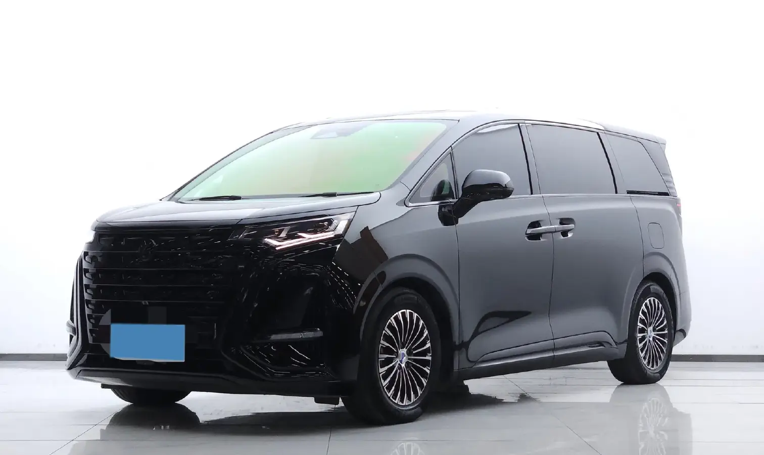 2024 Denza D9 1.5T 139HP L4 E-CVT PHEV 20.39KWH