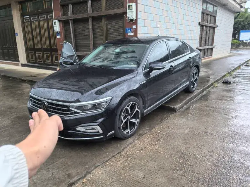 2023 Volkswagen Magotan 2.0T 220HP L4 7DCT