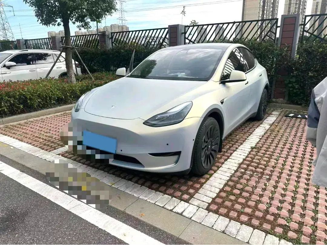 2022 Tesla Model Y BEV 60KWH
