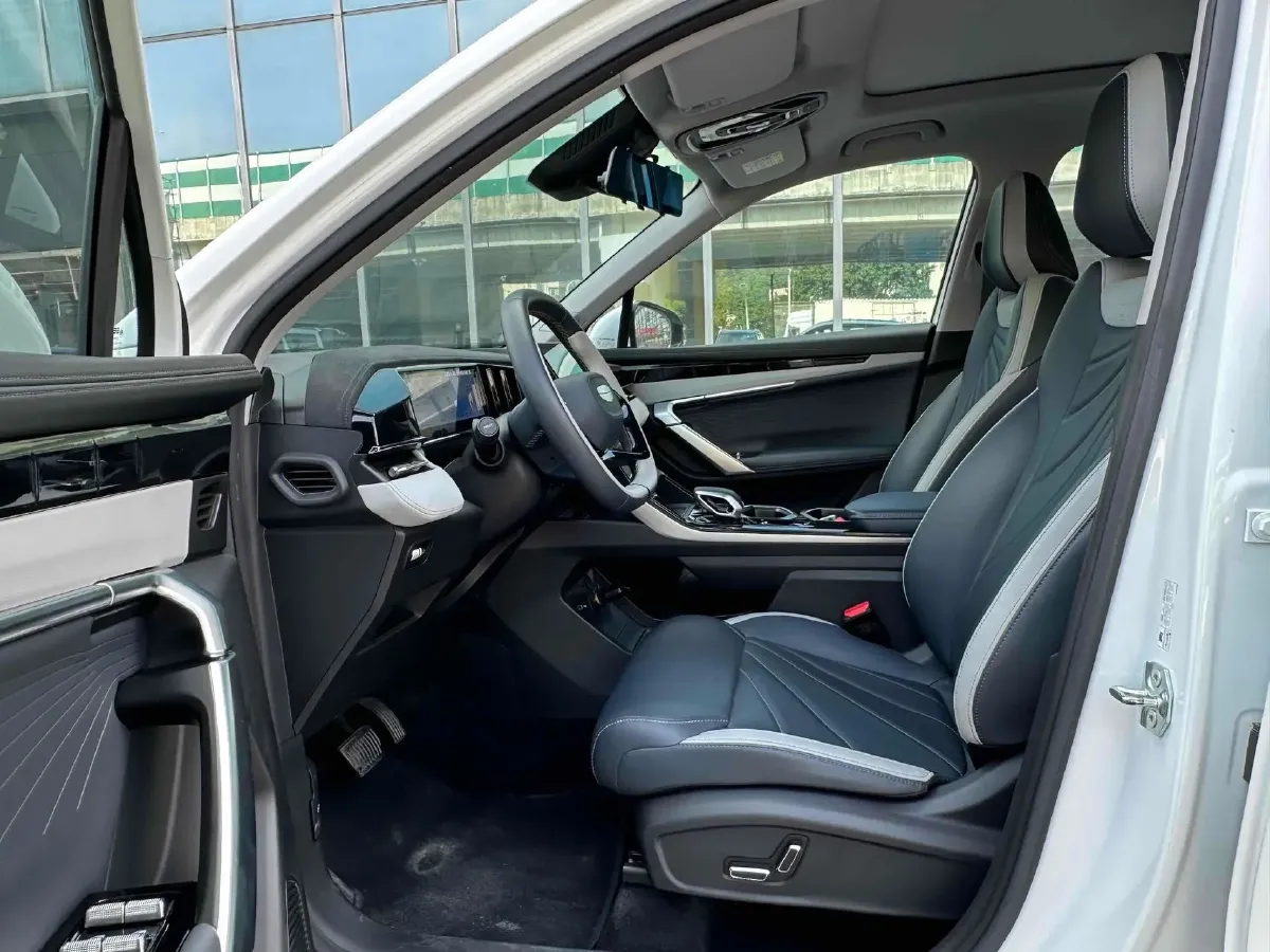 2023 Geely StarRay 1.5T 181HP L4 7DCT,autocango,china used car exporter,china ev exporter,chinese used car exporter,chinese used ev exporter